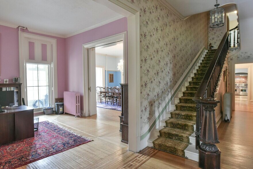 More Photos Of 827 Philadelphia Ave, Chambersburg Specialty For Sale