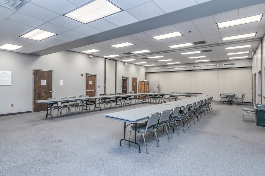 More Photos Of 5015 Woods Crossing Rd, Montgomery Office For Sale