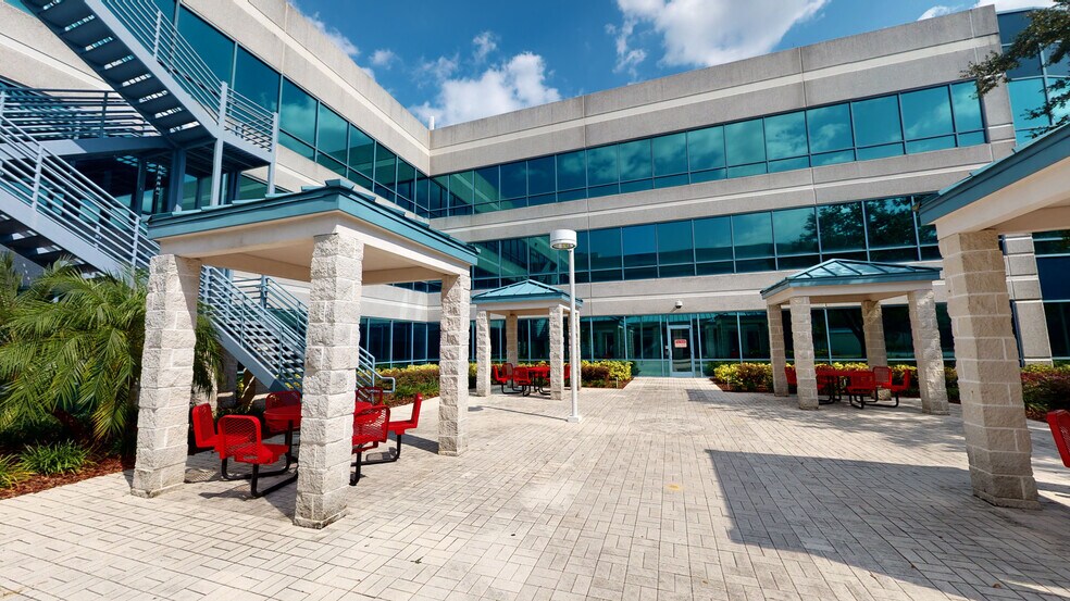 More Photos Of 6550 W Hillsborough Ave, Tampa Office For Lease