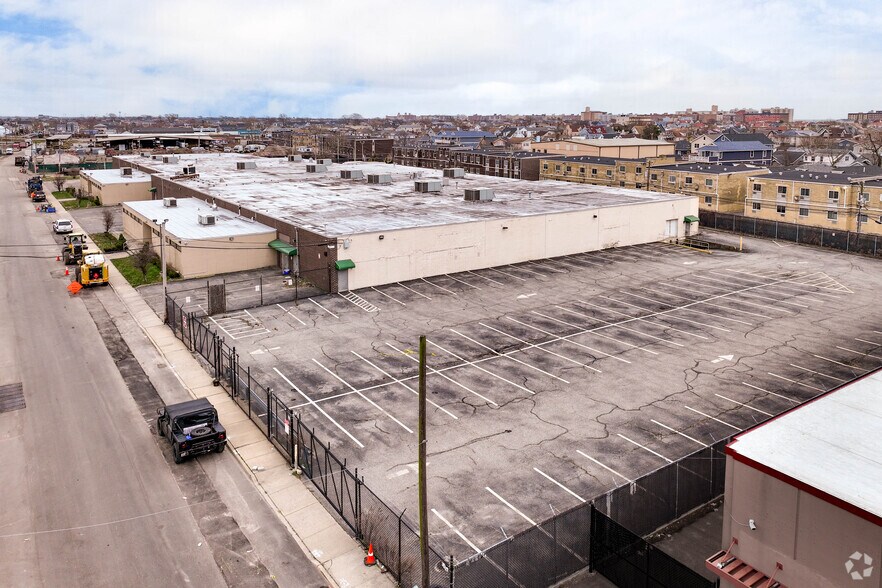 More Photos Of 750 Park Pl, Long Beach Manufacturing For Lease