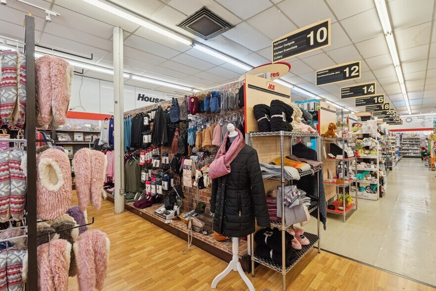 More Photos Of 314 N Penn Ave, Independence Freestanding For Sale