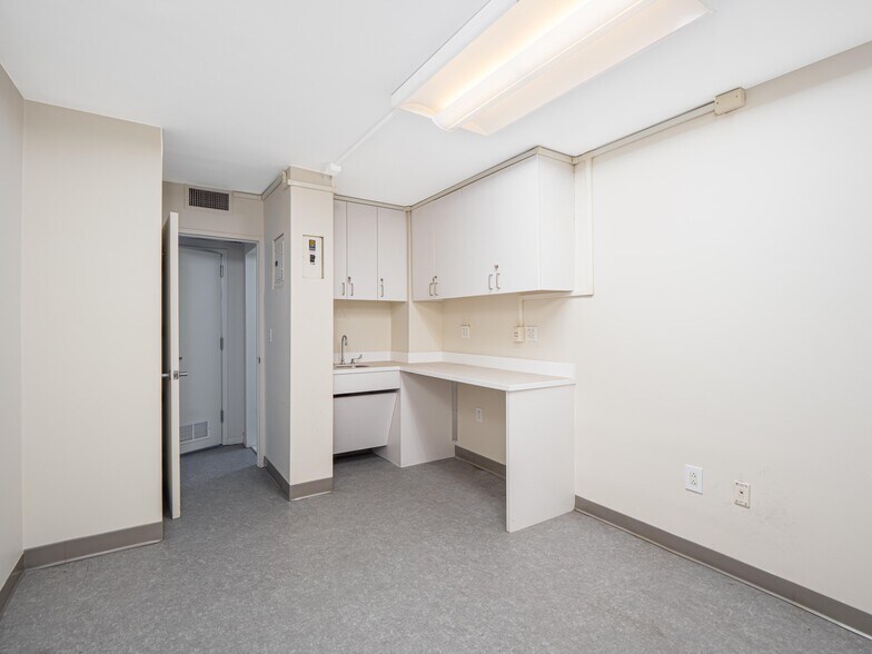 More Photos Of 333 E 34th St, New York Apartments For Sale