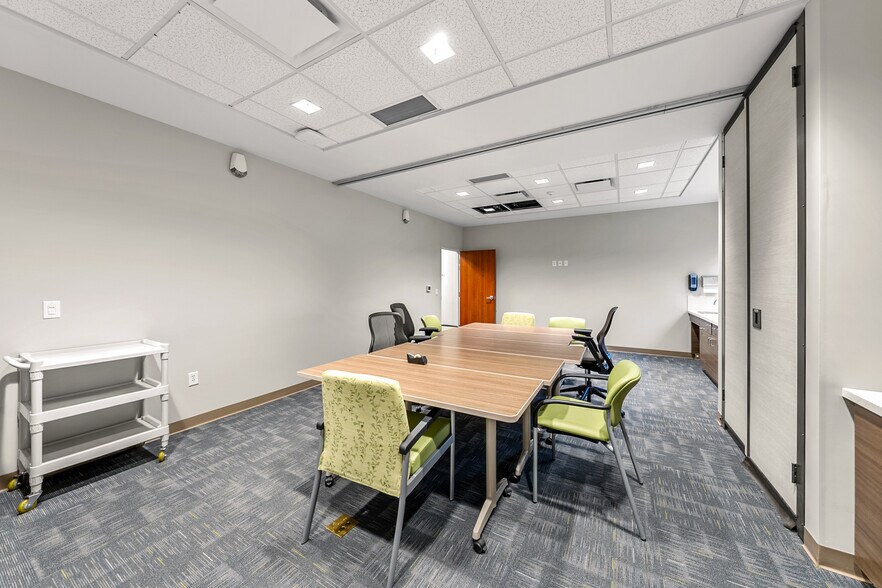 More Photos Of 1879 Williams Hwy, Grants Pass Medical For Sale