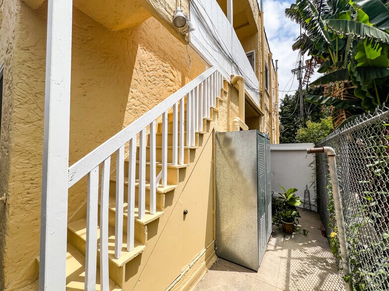 More Photos Of 1845 New Hampshire Ave, Los Angeles Apartments For Sale