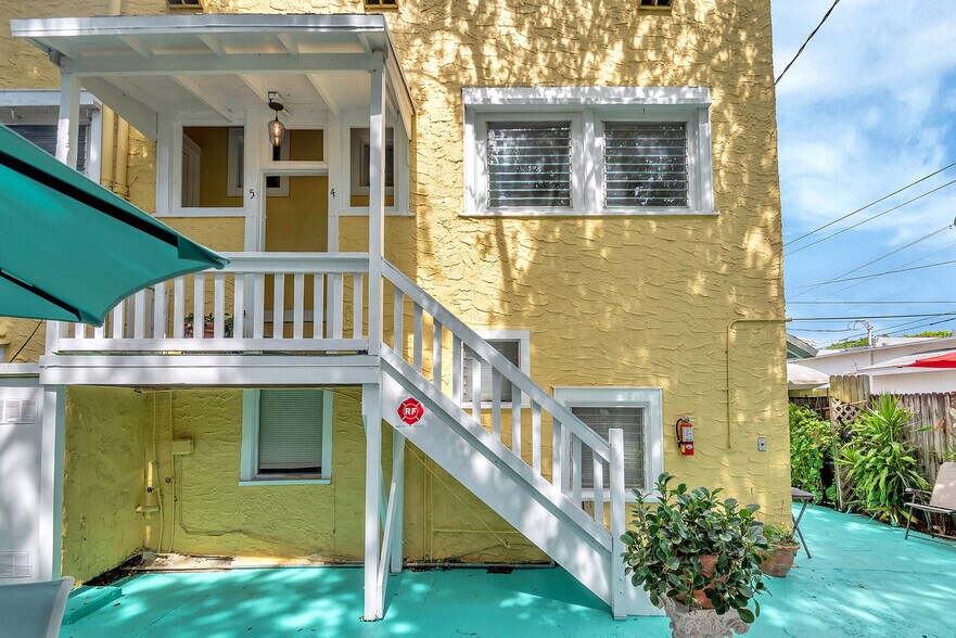 More Photos Of 329 N K St, Lake Worth Apartments For Sale