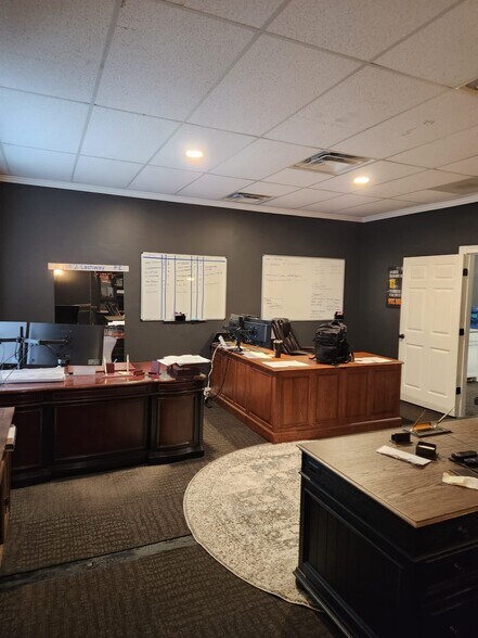 More Photos Of 743 Columbia Tpke, East Greenbush Medical For Lease