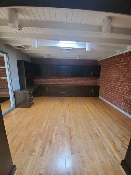 More Photos Of 4716 Vineland Ave, North Hollywood Loft Creative Space For Lease