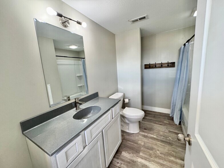 More Photos Of 19431 Highway J, Monroe City Hotel For Sale