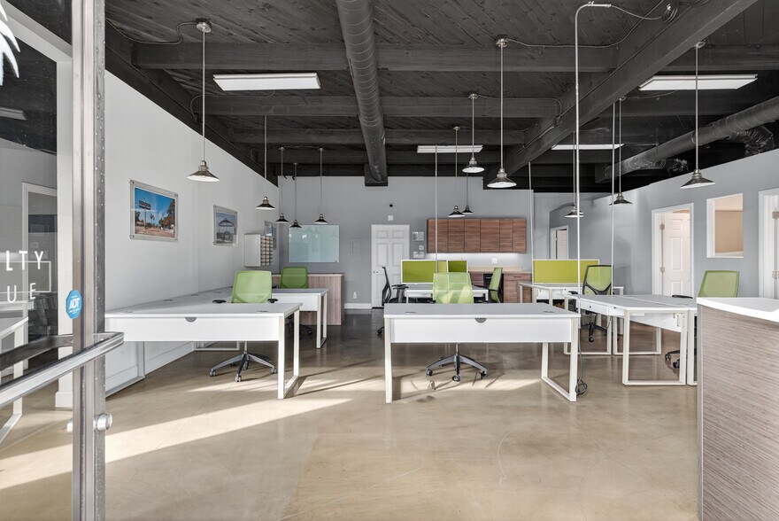 More Photos Of 401 Torrance Blvd, Redondo Beach Unknown For Lease