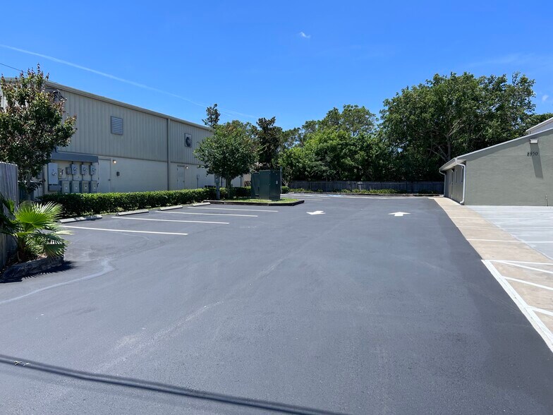 More Photos Of 8950 66th Ct N, Pinellas Park Warehouse For Lease