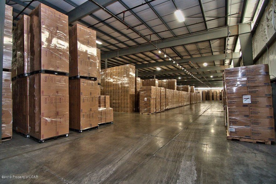 More Photos Of 220 Oak Hill Rd, Mountain Top Distribution For Sale