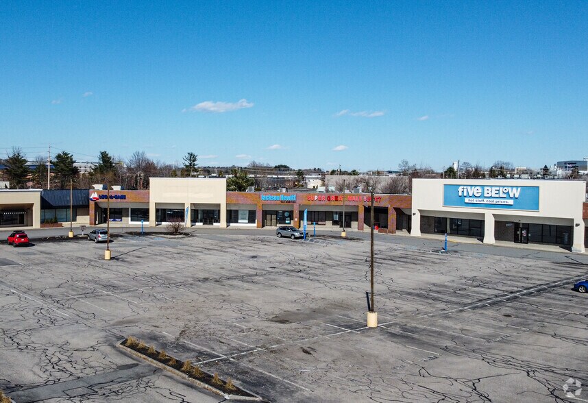 More Photos Of 198 Maine Mall Rd, South Portland General Retail For Lease