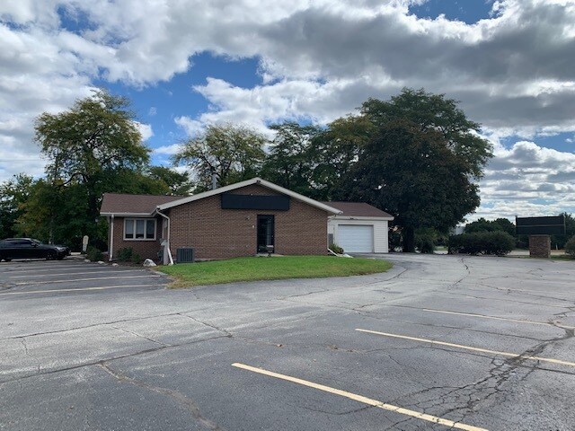 More Photos Of W229N2573 Duplainville Rd, Waukesha Storefront Retail Office For Lease