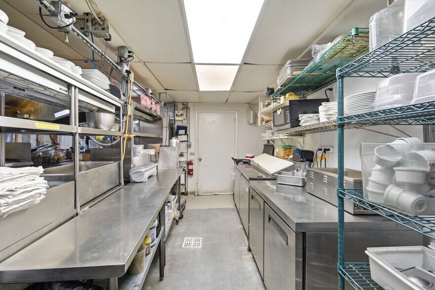 More Photos Of 20658 Wilkins Ave, Rock Hall Restaurant For Sale