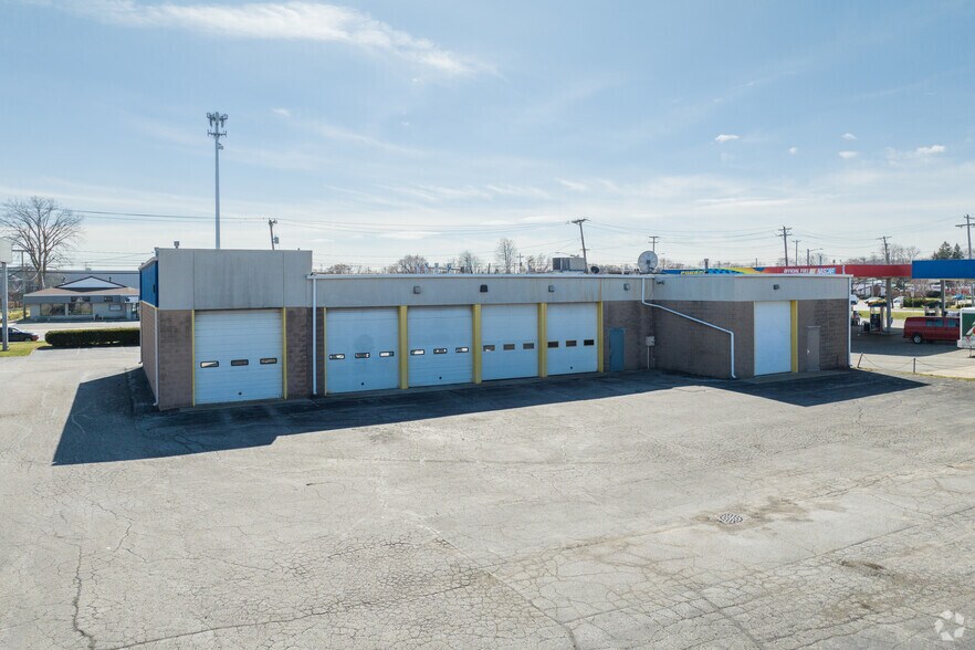 More Photos Of 1630 W Alexis Rd, Toledo Auto Repair For Sale