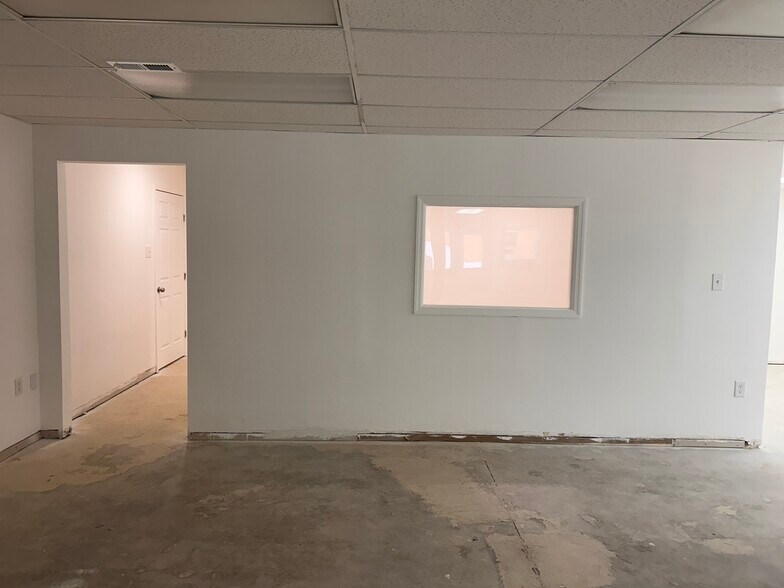 More Photos Of 204 W Pitman St, O'Fallon Office For Lease