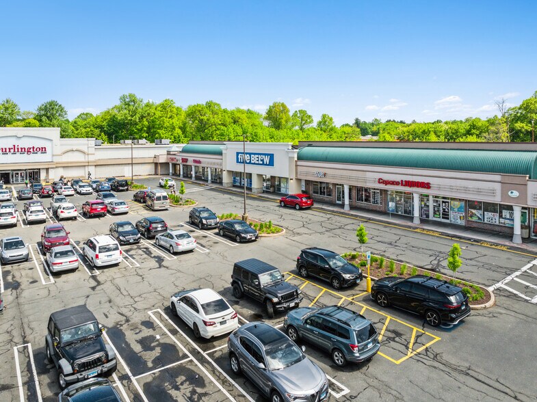 More Photos Of 271-421 Cottage Grove Rd, Bloomfield Unknown For Lease