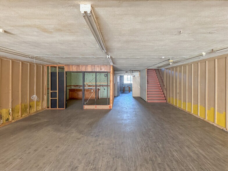 More Photos Of 113 Central Ave, Great Falls Flex For Sale