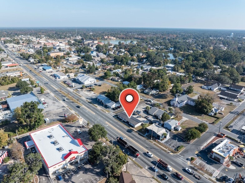 More Photos Of 439 SW Main Blvd, Lake City Office For Lease