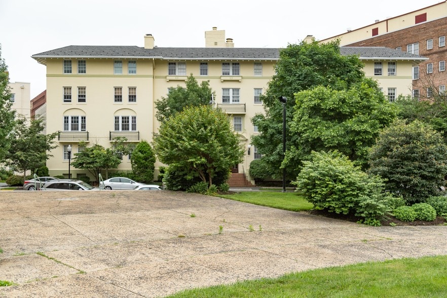 More Photos Of 3401 Greenway, Baltimore Apartments For Sale