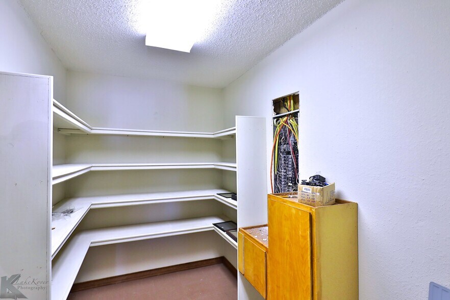 More Photos Of 3097 Brick Plant Rd, Snyder Manufacturing For Sale