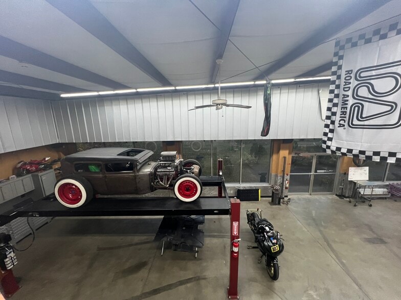 More Photos Of 571 Danbury Rd, New Milford Auto Repair For Sale