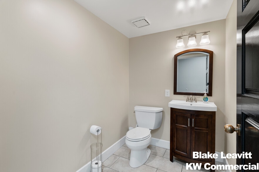 More Photos Of 510 S 9th St, Las Vegas Office For Sale