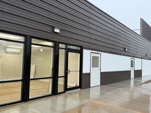 More Photos Of 105 Sunset, Malakoff Specialty For Sale