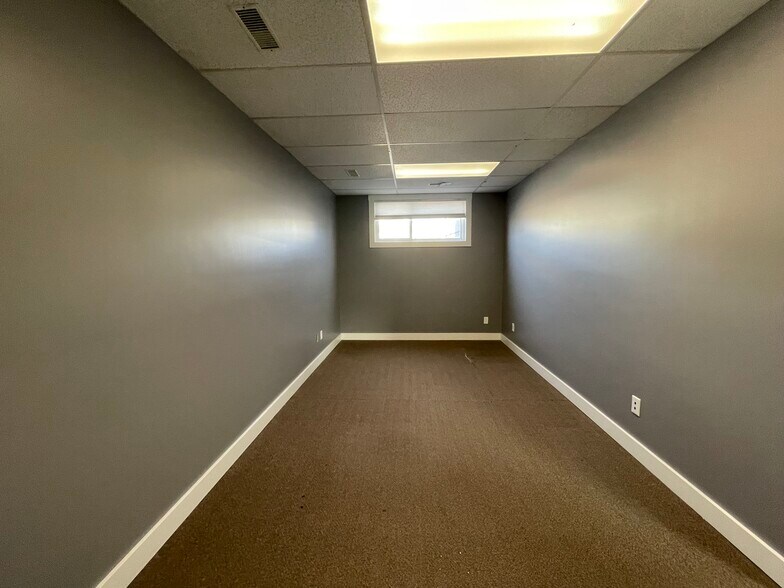 More Photos Of 913-915 Kalamalka Lake Rd, Vernon Office For Lease