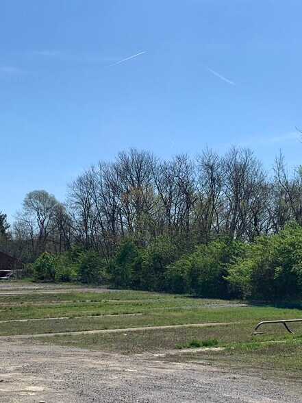 More Photos Of 1301 Main, Williamstown Land For Lease