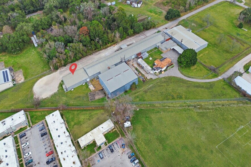 More Photos Of 13025 Fadeway ln, Houston Industrial For Lease