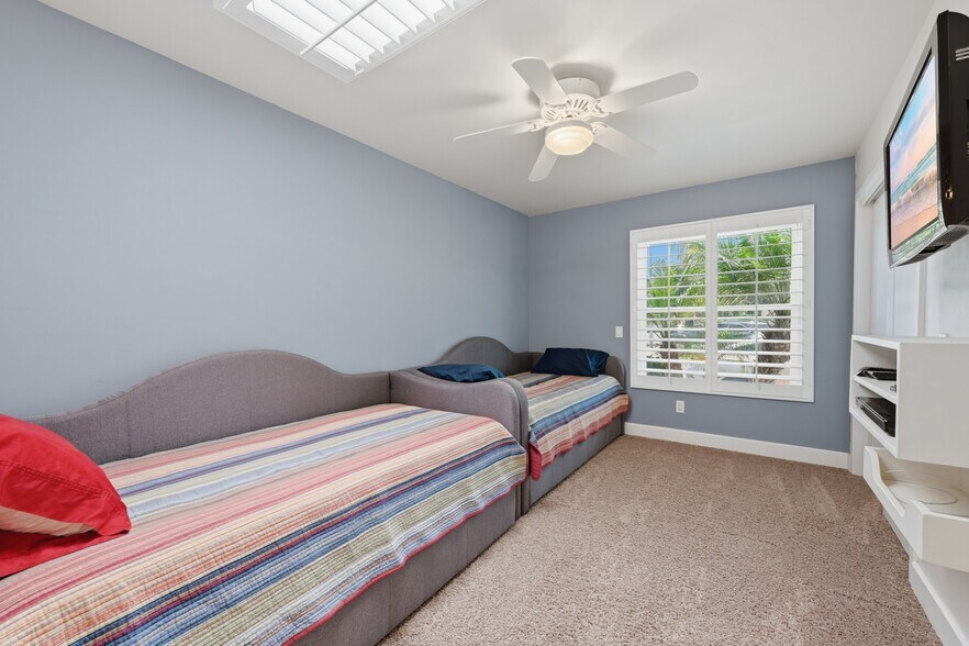 More Photos Of 4652 Cass St, San Diego Office Residential For Sale
