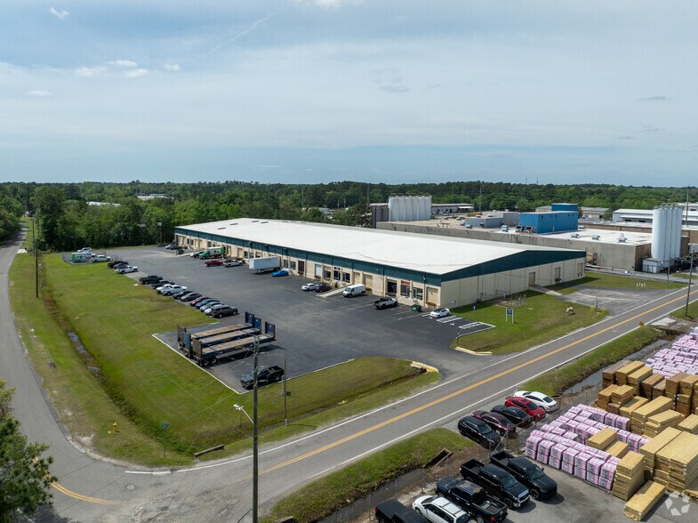 More Photos Of 5858 Broadway Ave, Jacksonville Distribution For Lease
