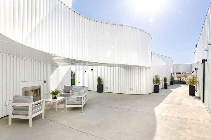 More Photos Of 11700 W Magnolia Blvd, Valley Village Apartments For Sale