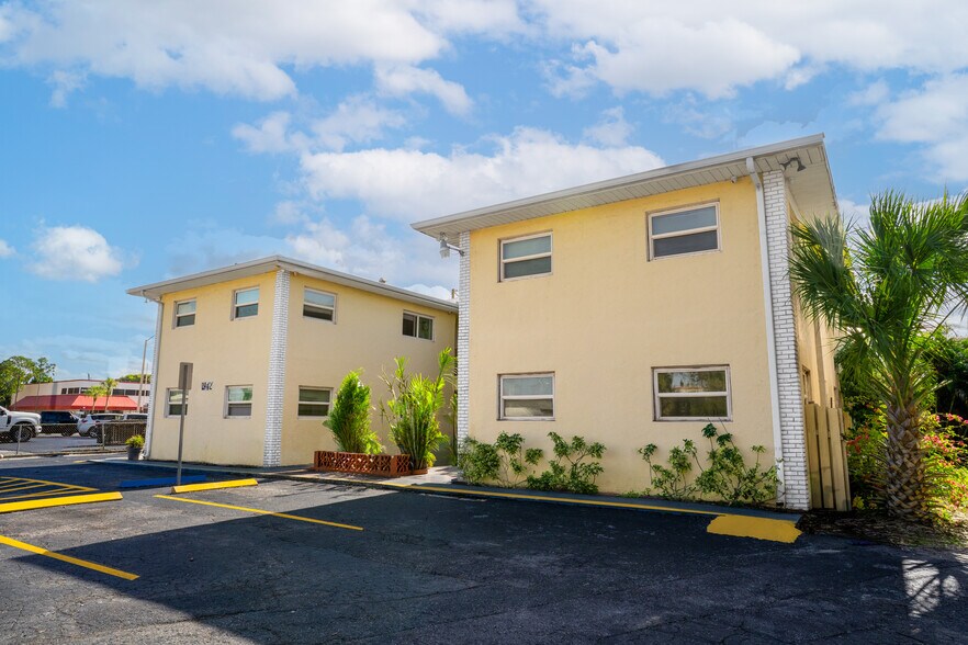 Primary Photo Of 1940-1942 Passaic Ave, Fort Myers Apartments For Sale