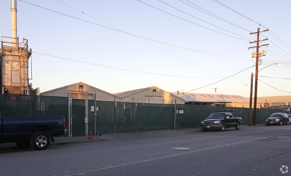 More Photos Of 710 Parker St, Santa Clara Warehouse For Lease