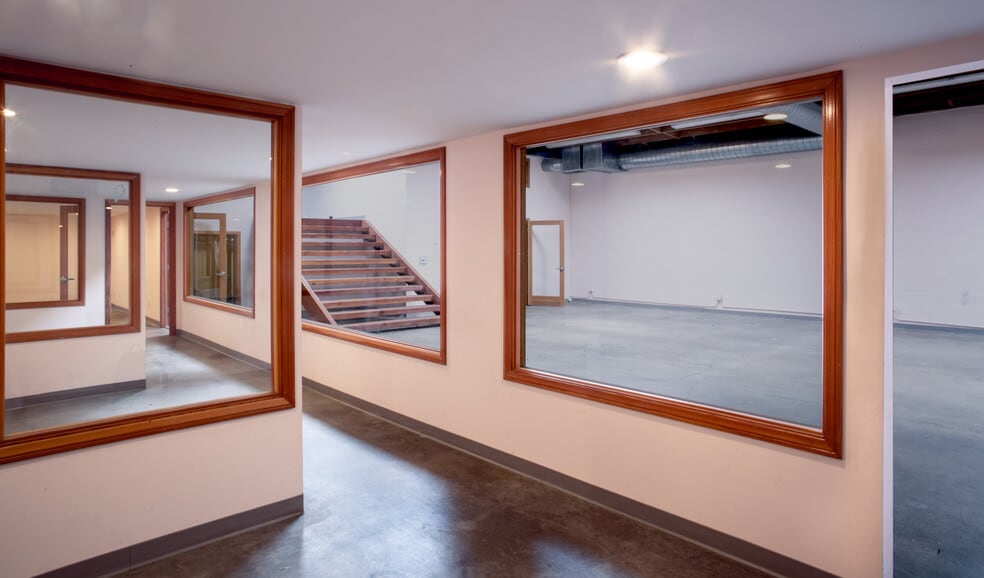 More Photos Of 2228 Barry Ave, Los Angeles Warehouse For Lease
