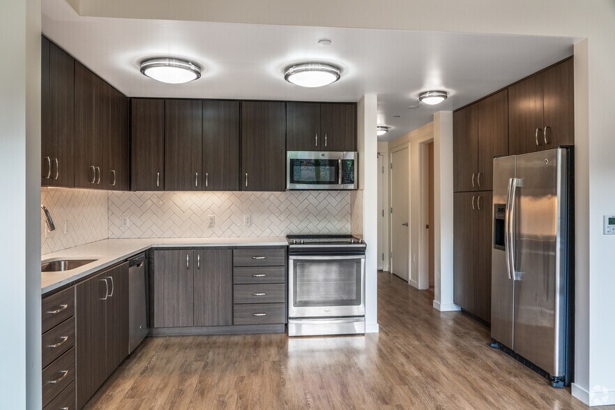More Photos Of 1115 SW Market St, Portland Apartments For Sale