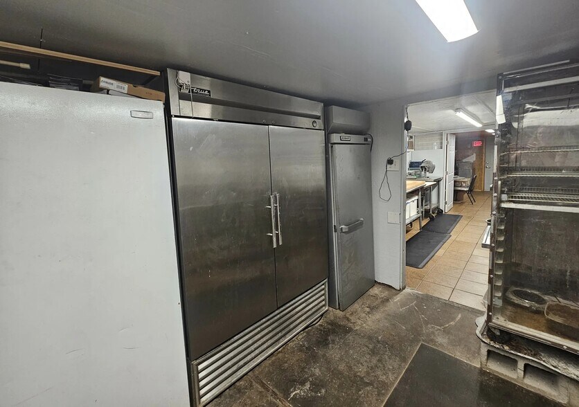 More Photos Of 735 Avenue E, Hawley Restaurant For Sale