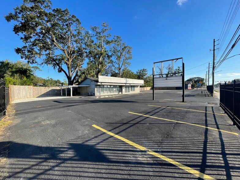 More Photos Of 1165 Cassat Ave, Jacksonville Auto Dealership For Lease