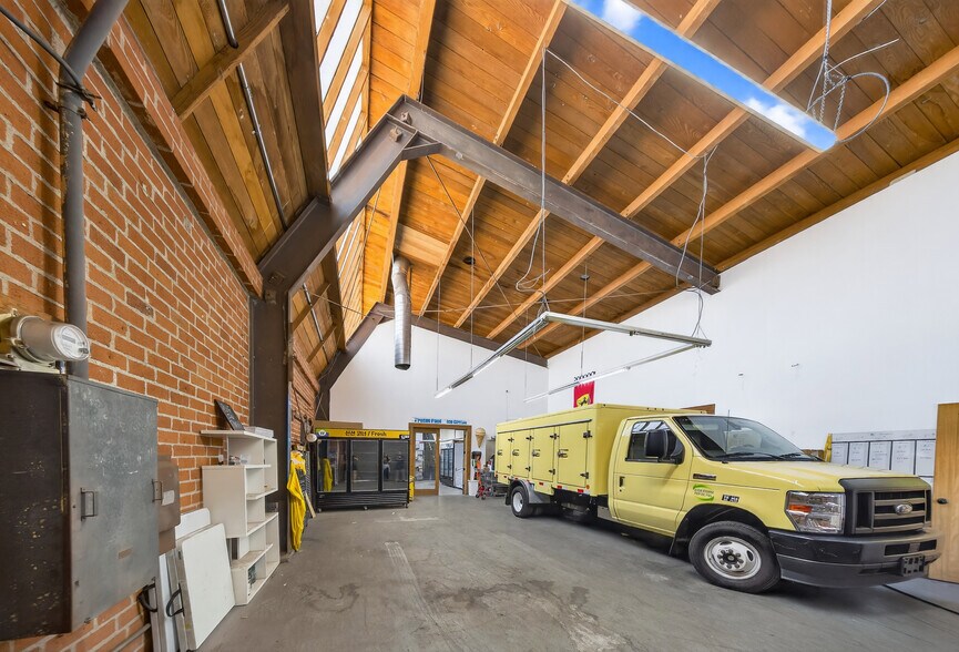More Photos Of 5221 Pacific Blvd, Huntington Park Warehouse For Sale