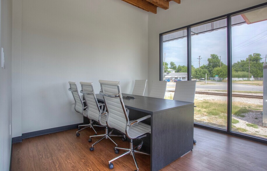 More Photos Of 1800 W Bowie St, Fort Worth Loft Creative Space For Lease