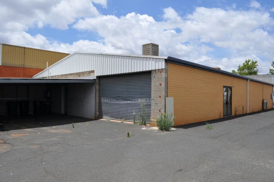 More Photos Of 98 Erskine St, Dubbo Showroom For Lease