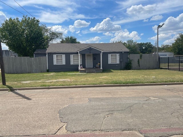 More Photos Of 8353 Lake June Rd, Dallas Religious Facility For Sale