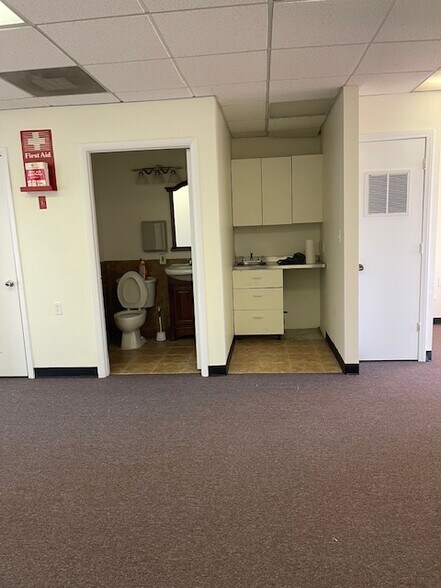 More Photos Of 27 Clyde Rd, Somerset Medical For Sale