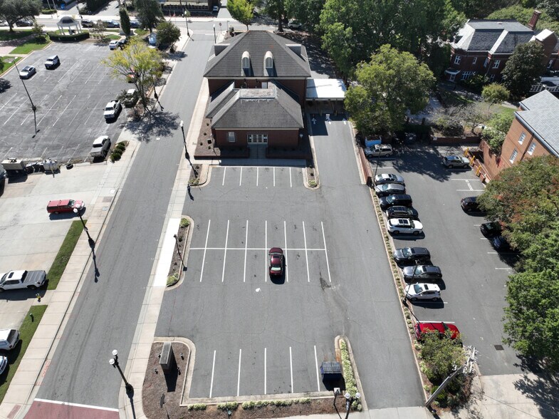 More Photos Of 50 Union St, Concord Bank For Lease