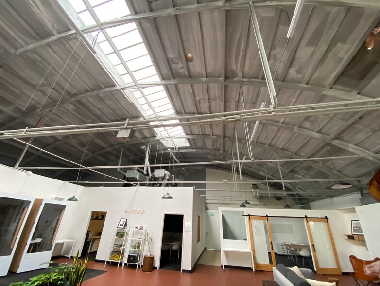 More Photos Of 121 E Mason St, Santa Barbara Warehouse For Lease