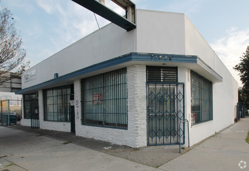 More Photos Of 11424-11428 Vanowen St, North Hollywood Storefront Retail Office For Lease