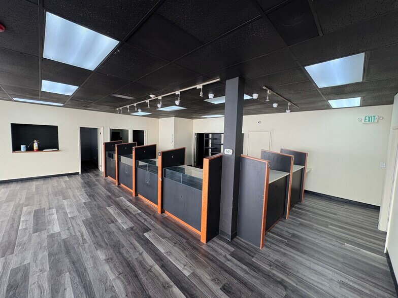 More Photos Of 7033-7063 W Colfax Ave, Lakewood Storefront Retail Office For Lease