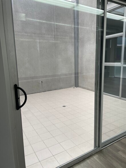 More Photos Of 2332 Cotner Ave, Los Angeles Loft Creative Space For Lease